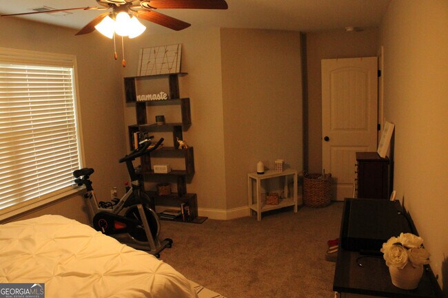 Building Photo - 111 Sourwood Ln