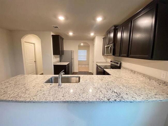 Building Photo - 213 Allington Cir