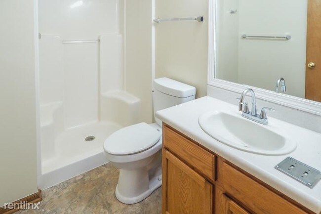 Building Photo - 3 br, 3 bath Duplex - 6065 Fairgrove St