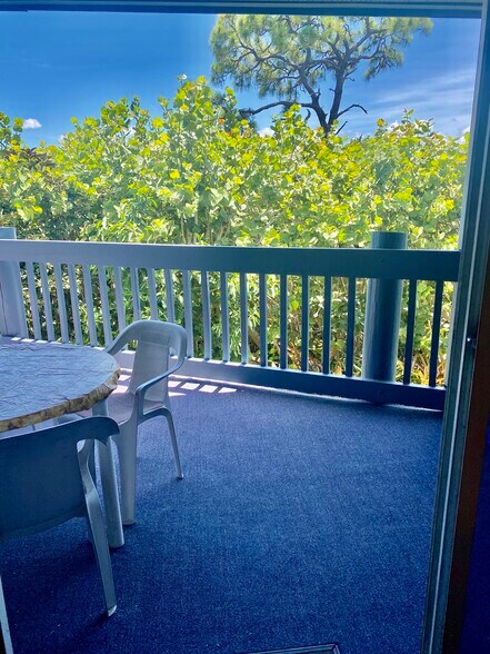 back deck - 1515 NE Beacon Dr