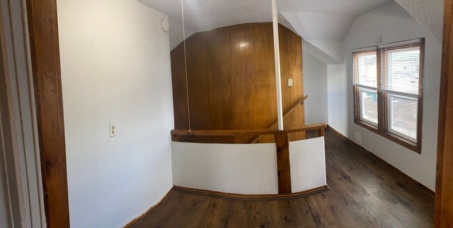 Building Photo - 3bed/1bath house on Homedale Rd.