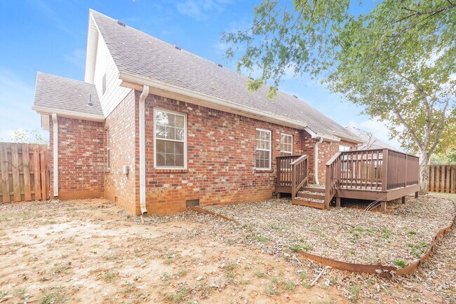 Building Photo - 1924 Pennington Dr