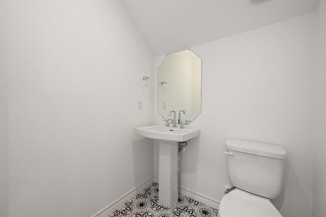 Building Photo - 2902 Tavern Dr