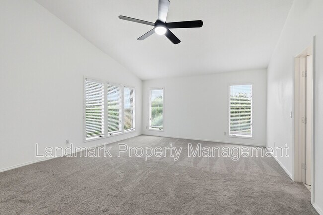 Building Photo - 317 Chandler Lake Ct