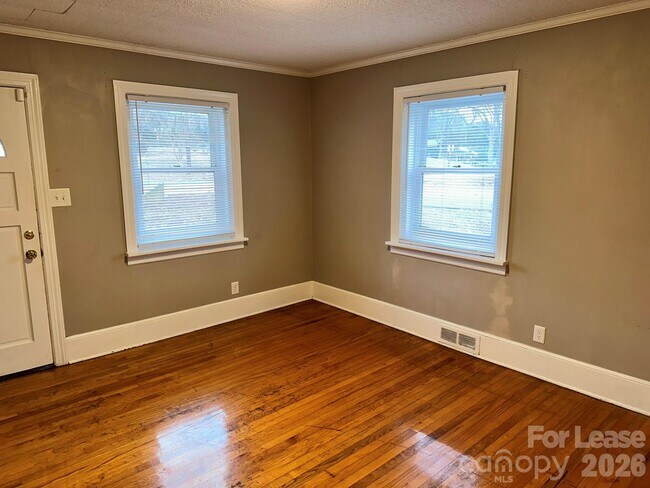 Building Photo - 1458 Anderson St