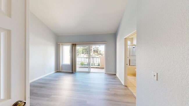 Building Photo - 7254 Shoreline Dr