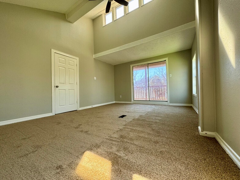 Building Photo - 804 Pearl St