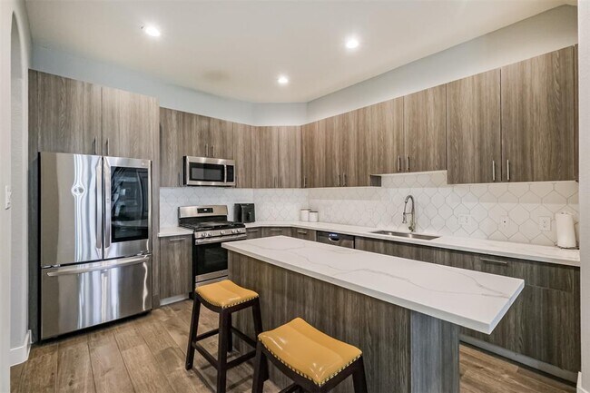 Building Photo - 8404 Safeguard St