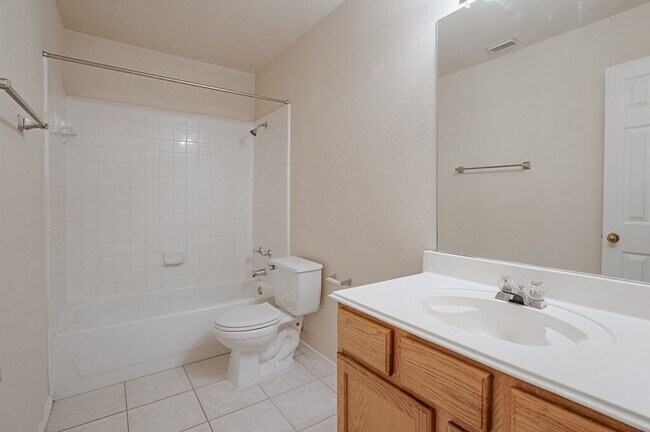 Building Photo - 4439 Hunters Lodge Dr