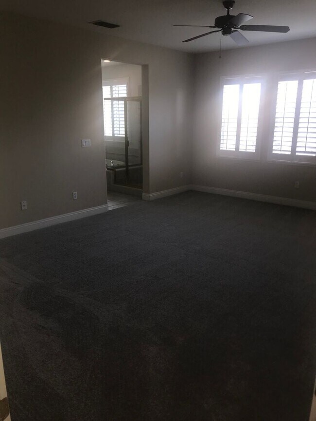 Building Photo - 4 Bed | 3 Bath | 2658 SF |Two Story | 3 car garage home | Tenant pays $200 for WS&G