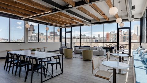 Building Photo - 729 N Sangamon St