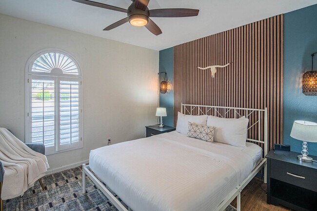 Building Photo - 6411 E Thunderbird Rd