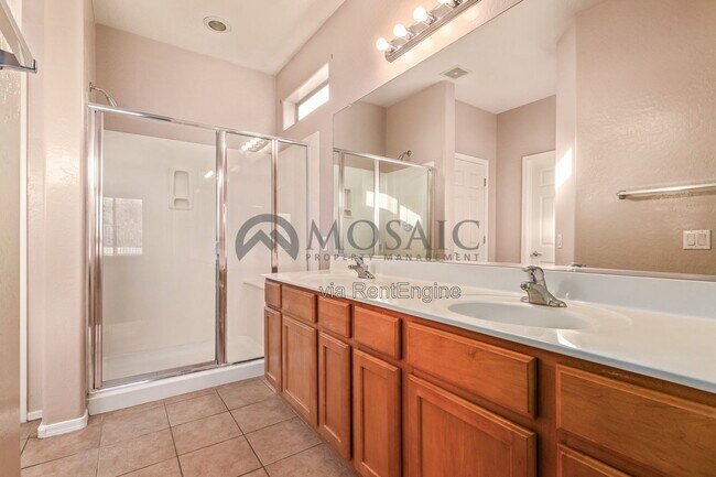 Building Photo - 2317 S 88th Dr