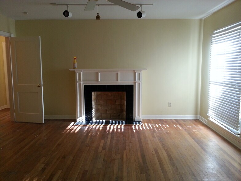 Building Photo - 111 Maury Dr