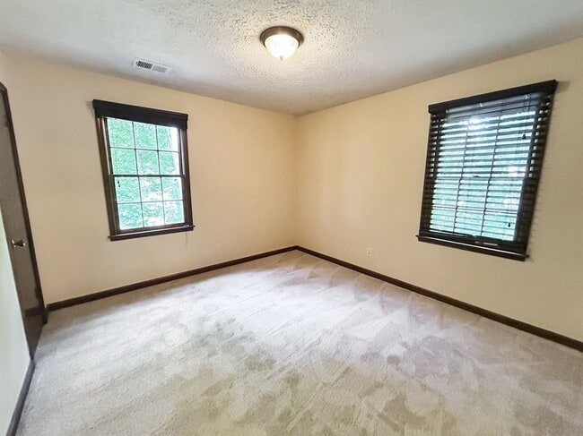 Building Photo - 2491 Annandale Dr