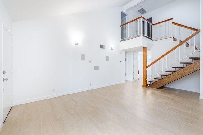 Building Photo - 29202 Heathercliff Rd