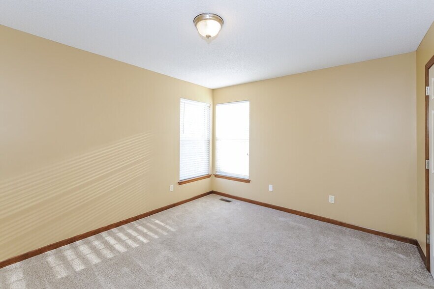 Building Photo - 2014 Mantilla Ln