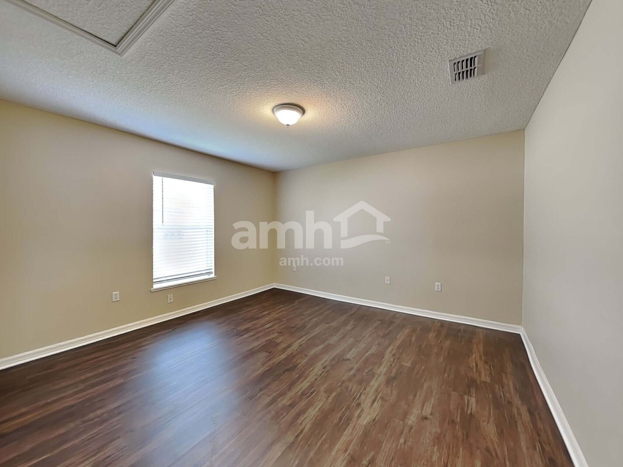 Building Photo - 11971 Cherry Creek Rd