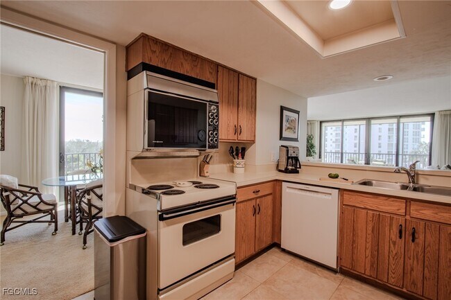 Building Photo - 10851 Gulf Shore Dr