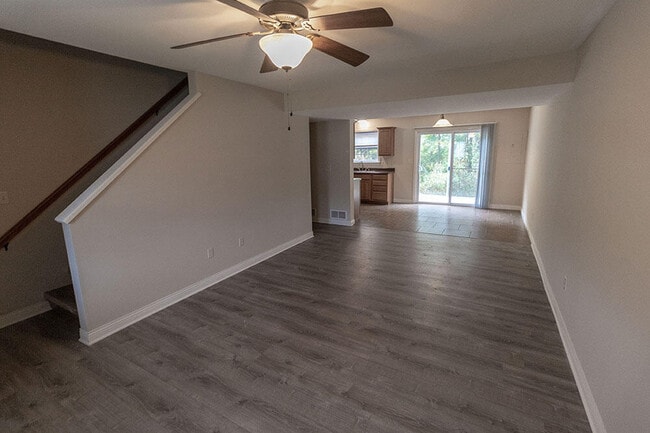 Building Photo - 4614 Dehaven Dr