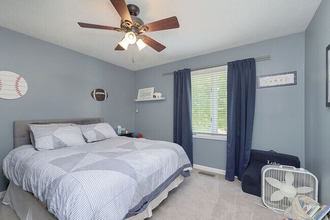 Building Photo - Lovely 4 Bedroom 2 Bath Home in Carmel!