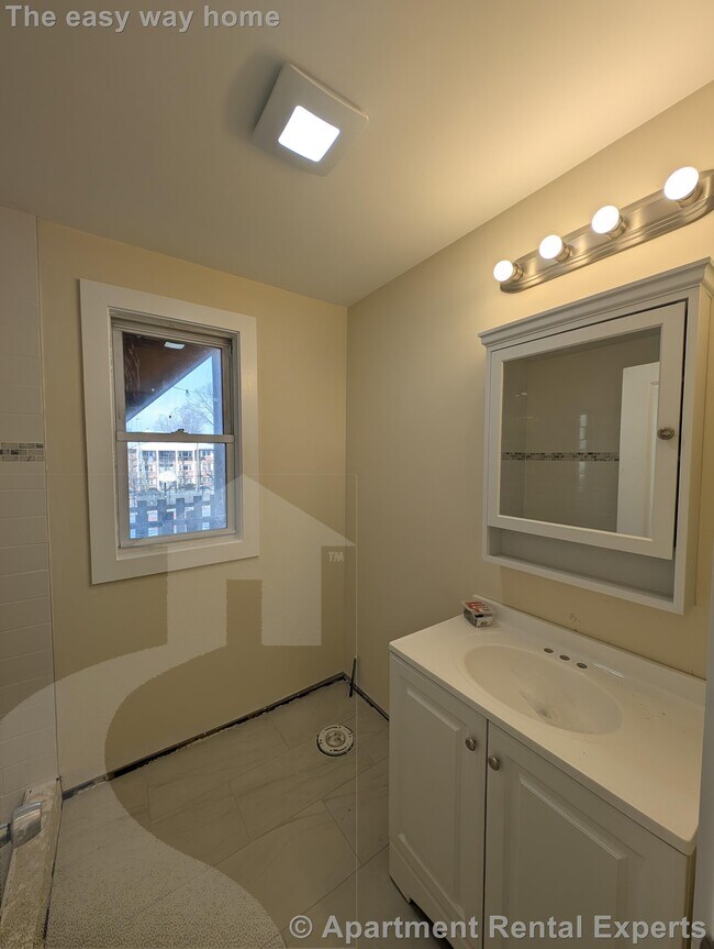 Building Photo - 5-7 Lowell Cir Unit #2