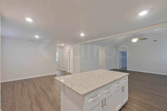 Building Photo - 114 Western Red Cedar Dr