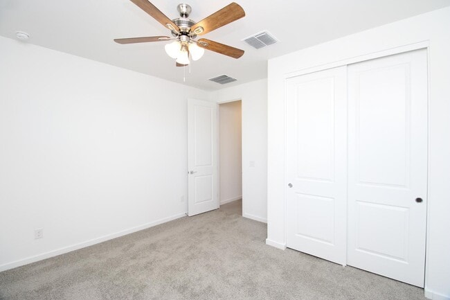 Building Photo - 16067 W El Cortez Pl