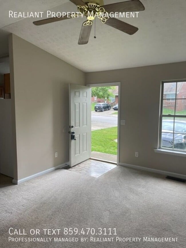 Building Photo - 303 Parker Pl