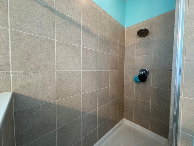 Building Photo - 24921 SW 118 Ct