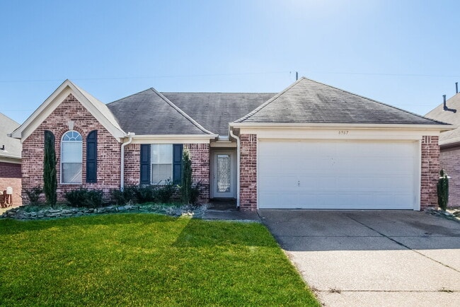 Building Photo - 6967 Naples Dr