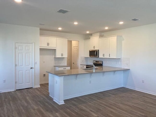 Building Photo - Immaculate 3/2.5 townhouse in Randal Walk Community of Lake Nona Area (Gated)
