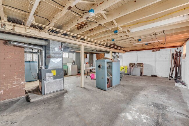 Building Photo - 4455 W 48th St