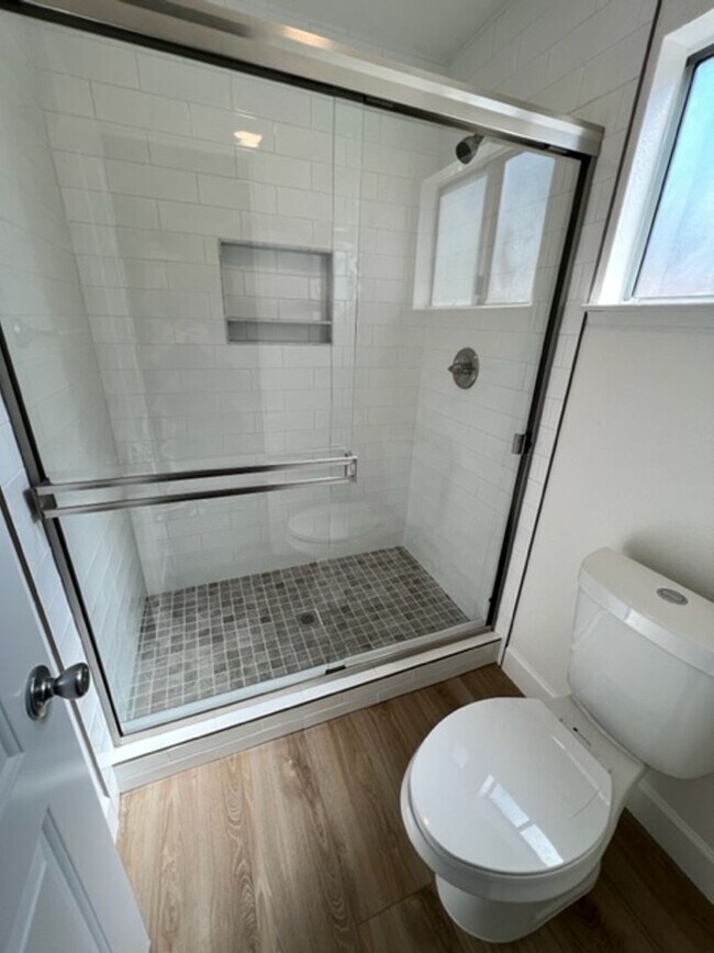Building Photo - 1521 Cottonwood Ct S