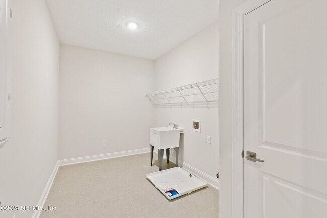 Building Photo - 120 Elm Br Rd