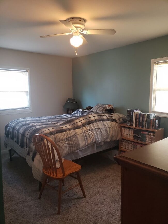 Building Photo - 3bed/1bath in Kenwood neighborhood