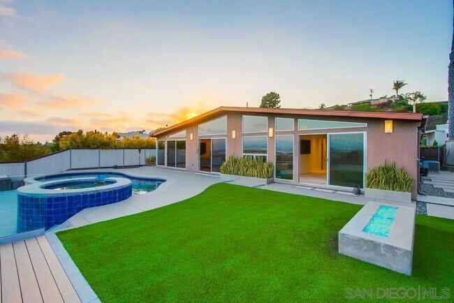 Building Photo - 4957 Pacifica Dr