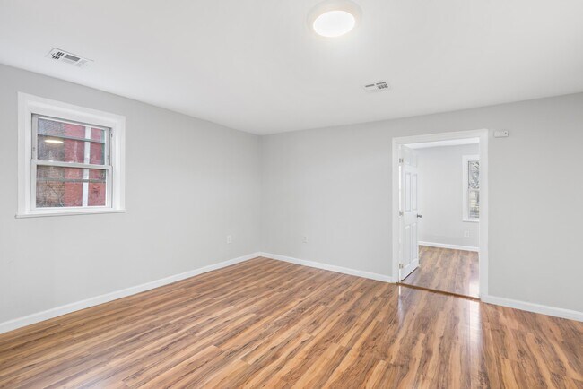 Building Photo - 72 McAdoo Ave