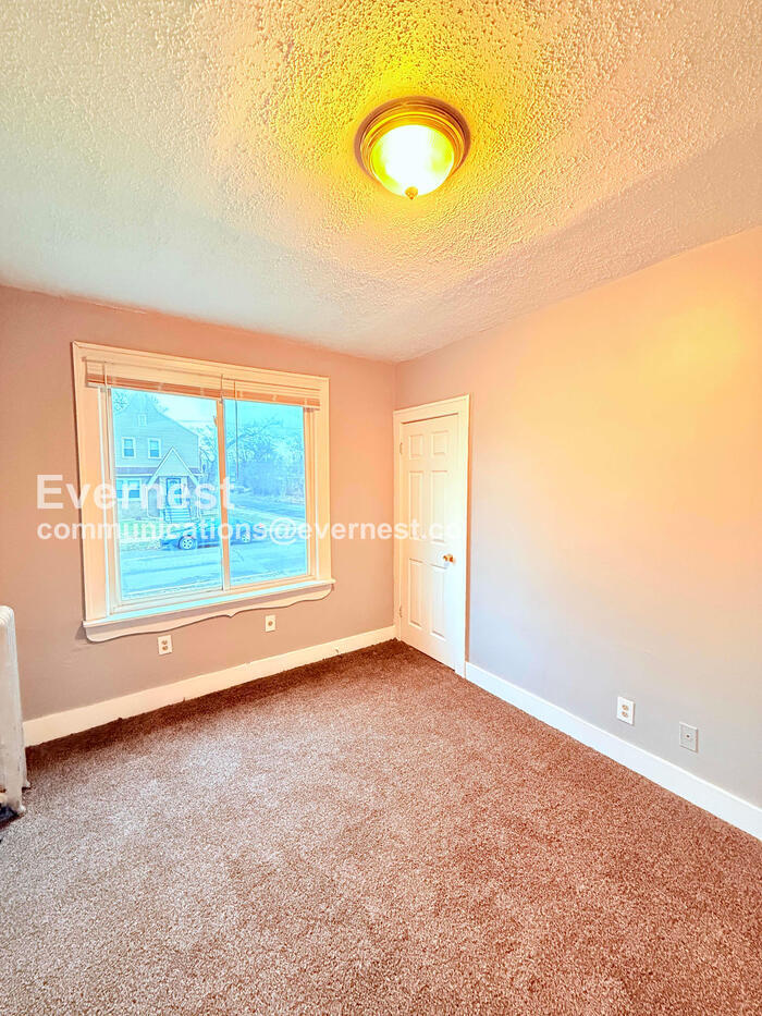 Building Photo - 8000 Pilgrim St