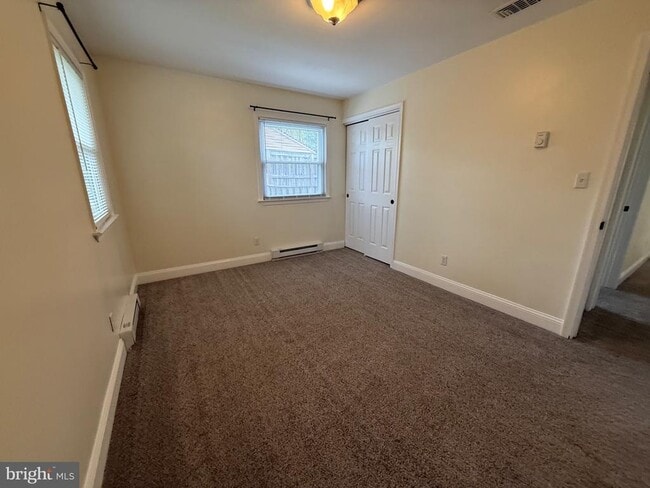 Building Photo - 416 Breslin Rd