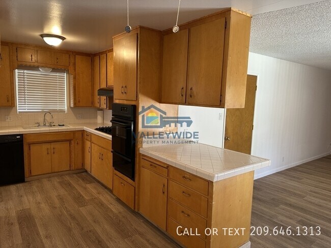 Building Photo - 2023 Moran Ave