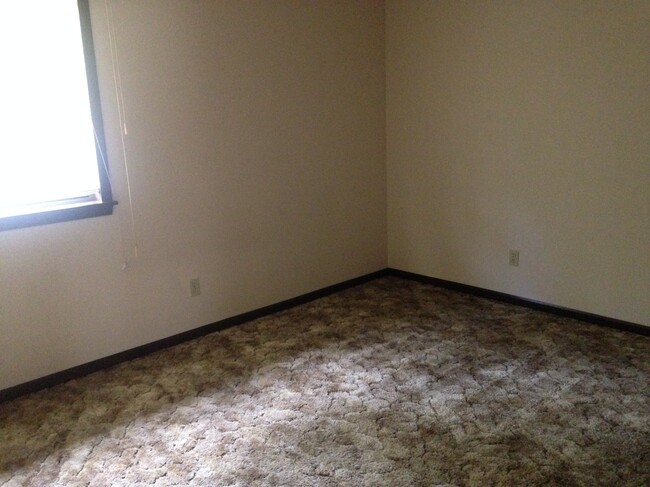 Building Photo - 4515 W Millbrook Dr