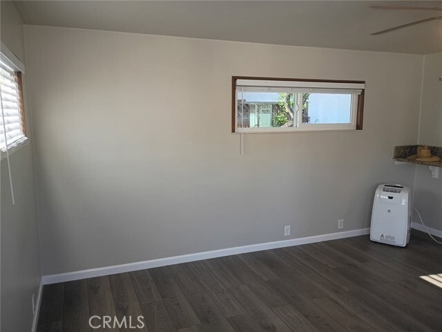 Building Photo - 947 E Cypress Ave
