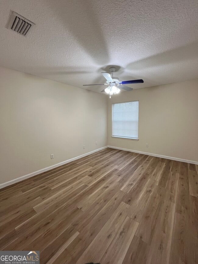 Building Photo - 207 Royal Palms Ave