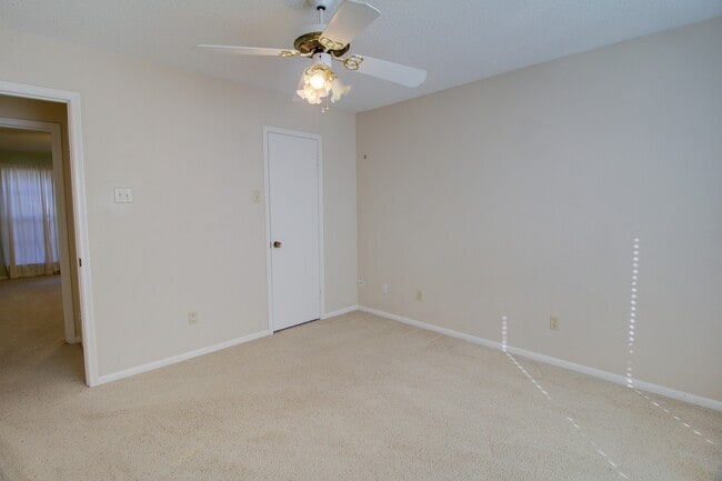 Building Photo - Windmill Hill Patio Home