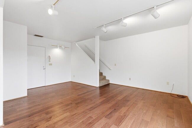 Building Photo - 2275 NW Kearney St