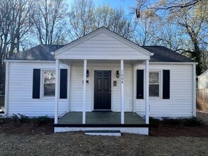 Building Photo - Great central Greensboro location with a detached 2 car garage space! Near UNCG