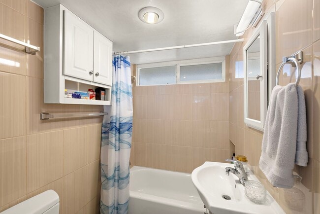 Building Photo - 139 W Canada