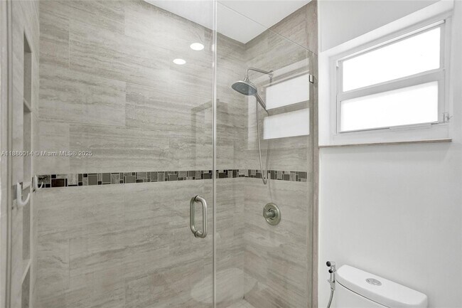 Building Photo - 4161 Sapphire Terrace