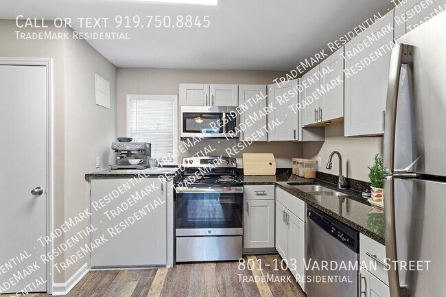 Building Photo - 801 Vardaman St